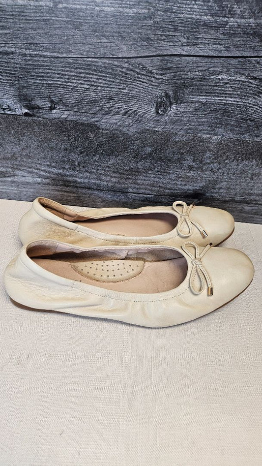 Bresley Nude Poncho Ballet Flats (41)