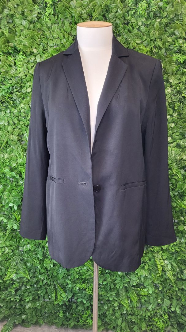 Max Black Lightweight Blazer (10)