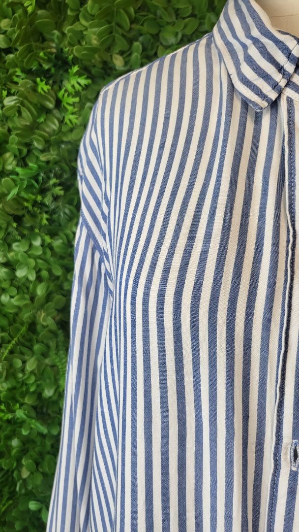 Abercrombie & Fitch Blue/White Stripe  Shirt (18)