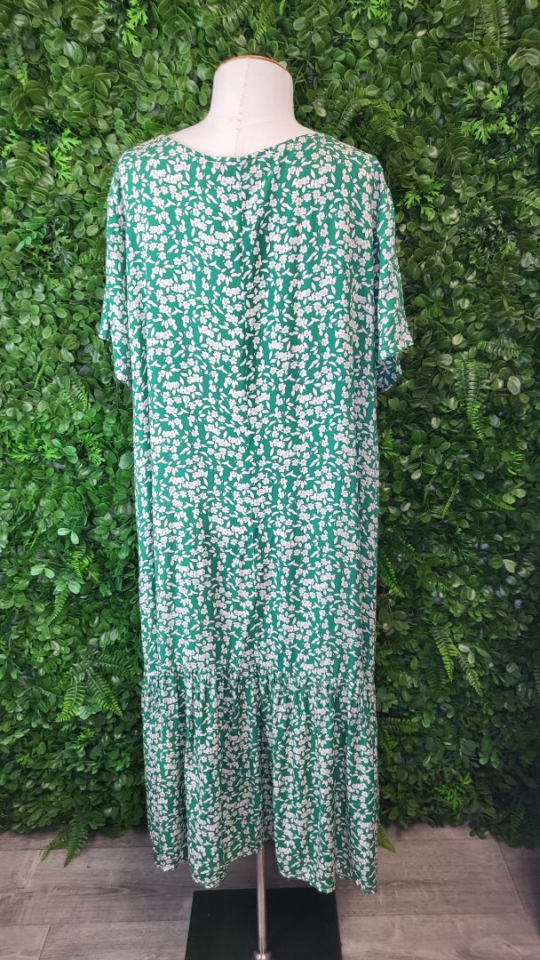 Momento Green Floral Dress (16)