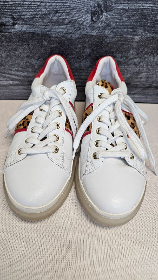 EOS White Grab Sneaker (39)