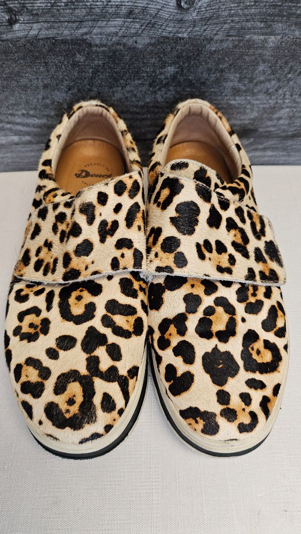 Deuce  Animal Print Sneaker (42)