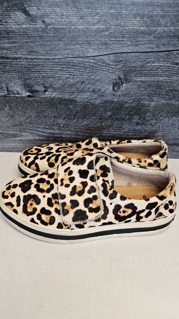 Deuce  Animal Print Sneaker (42)