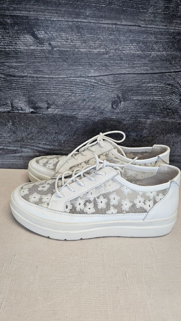 Gelato White Lace Sneaker (41)