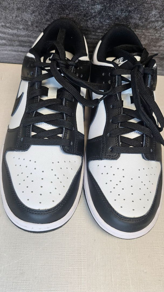 Nike B/W Panda Sneaker (40.5)