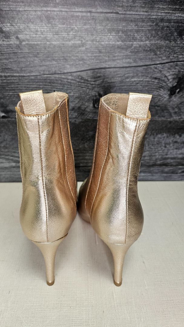 Top End Gold Stiletto Boot (37)