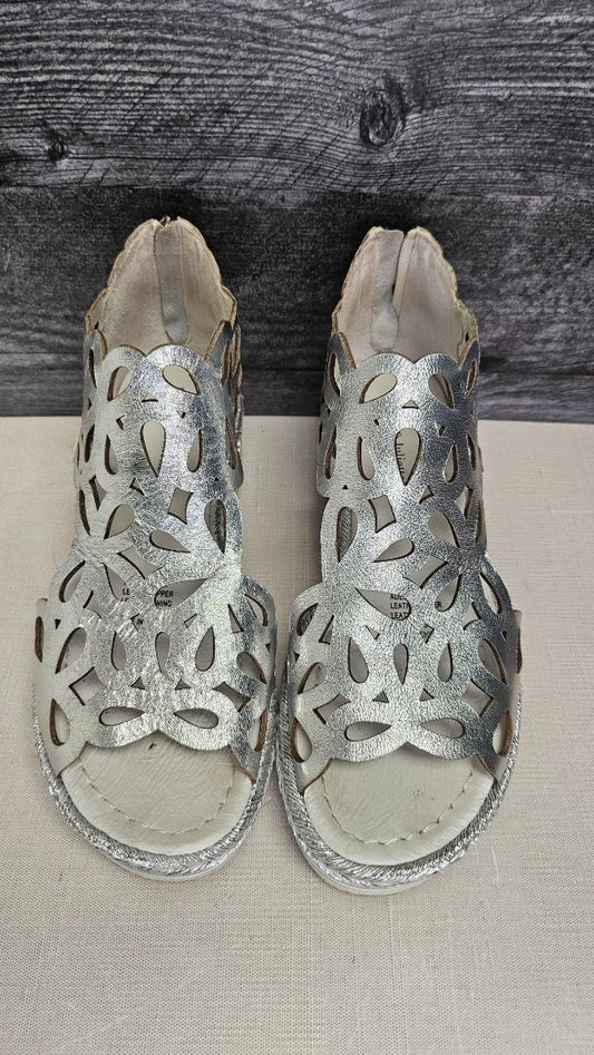 Django & Juliette Silver Laser Cut Wedge Sandal (37)