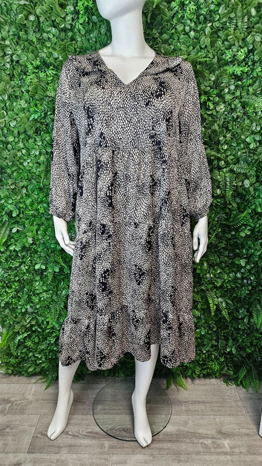 Isla-Maree B/W Patterned Dress (22)