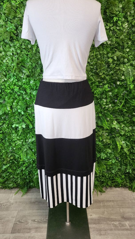 Paula Ryan Black/White Fitted Splice Skirt (12-14)