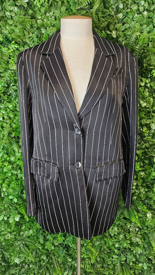 Cue Black/White Sateen Blazer (8-10)