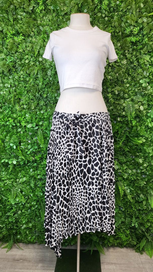 Portmans B/W Pleated Skirt (16)