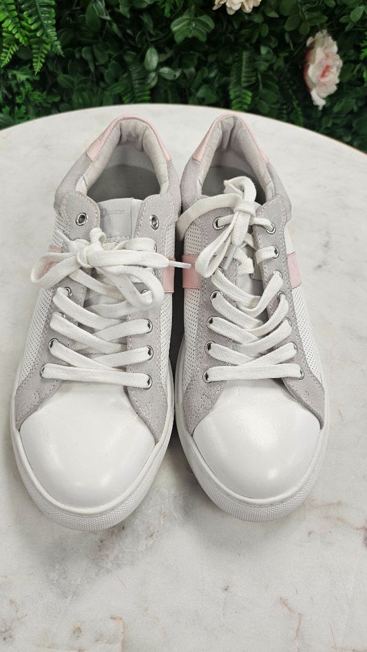 Deuce White Leather Sneaker (40)