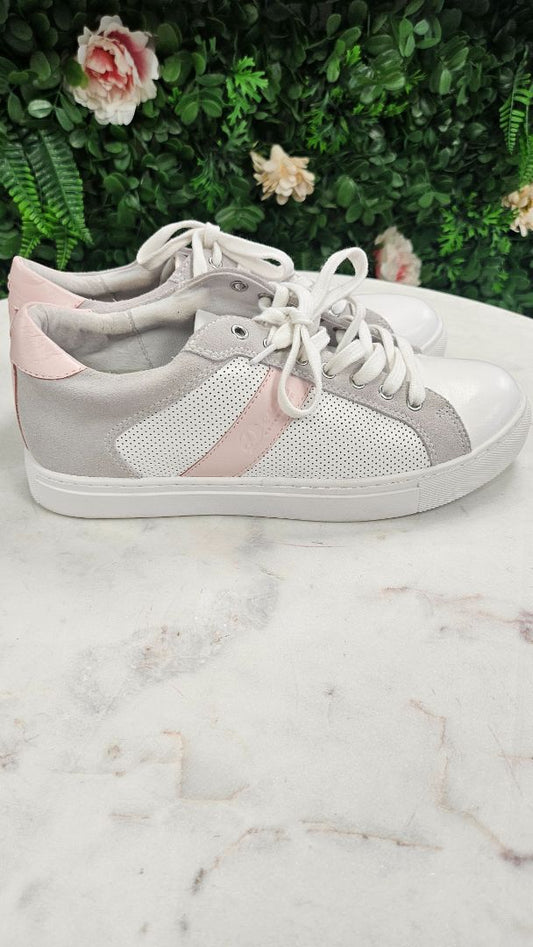 Deuce White Leather Sneaker (40)