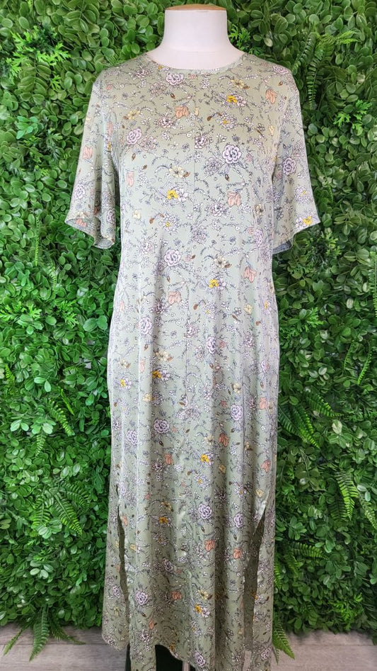 Leo+Be Sage Green Floral Dress (12)
