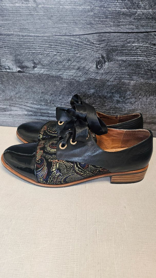 Isabella Anselmi Black Lace Up Brogue (39)