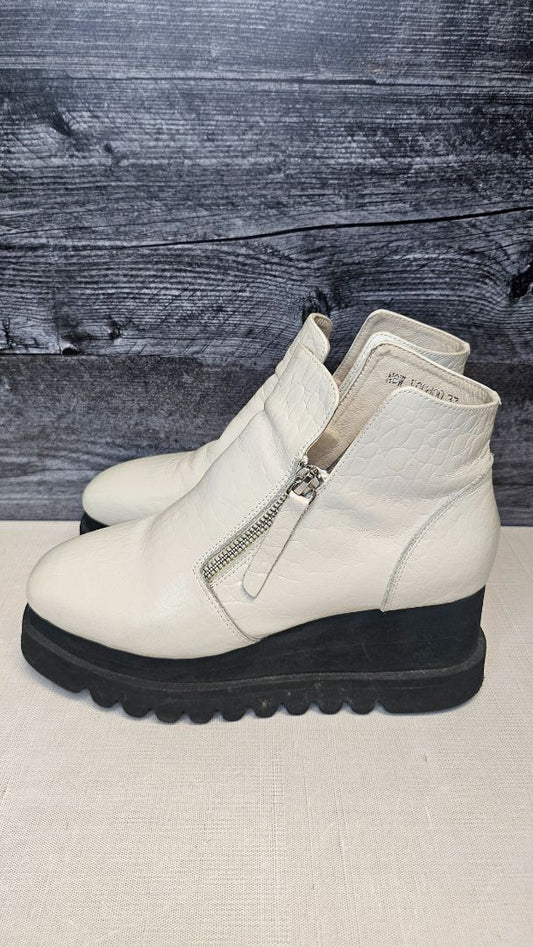 Minx Cream Voodoo Leather Boot (37)