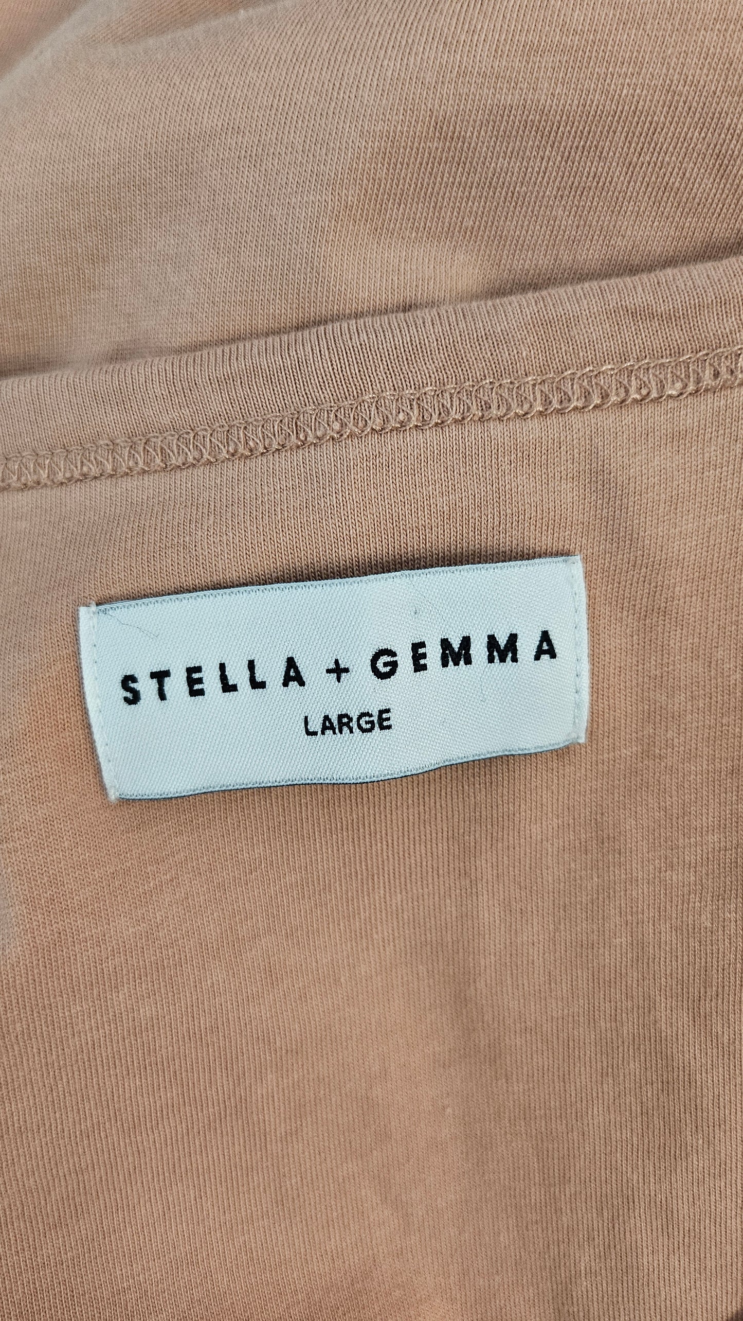 Stella+Gemma Salmon V-Neck Tee (14)