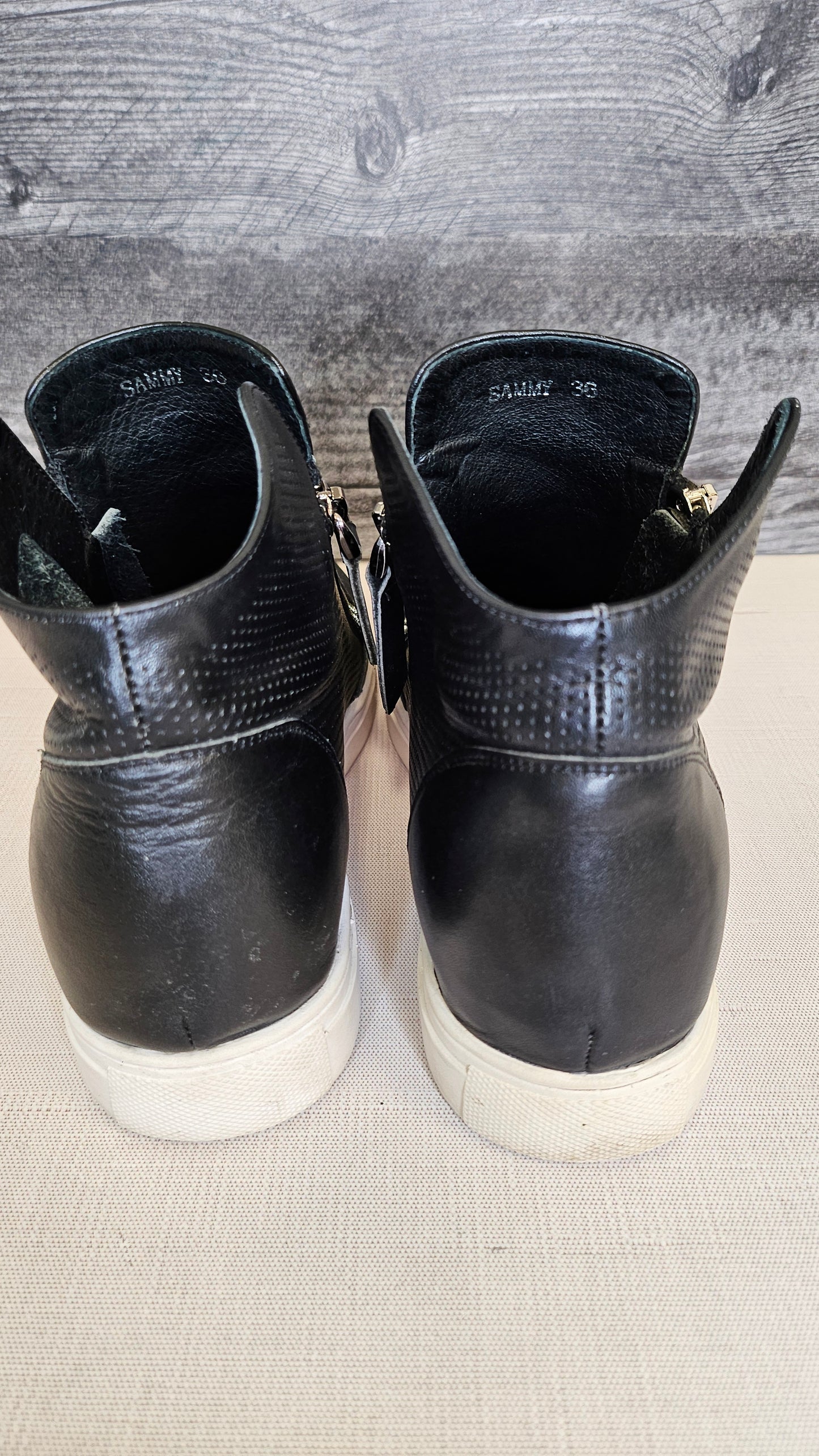 Valdo Black Dual Zip Boot (36)