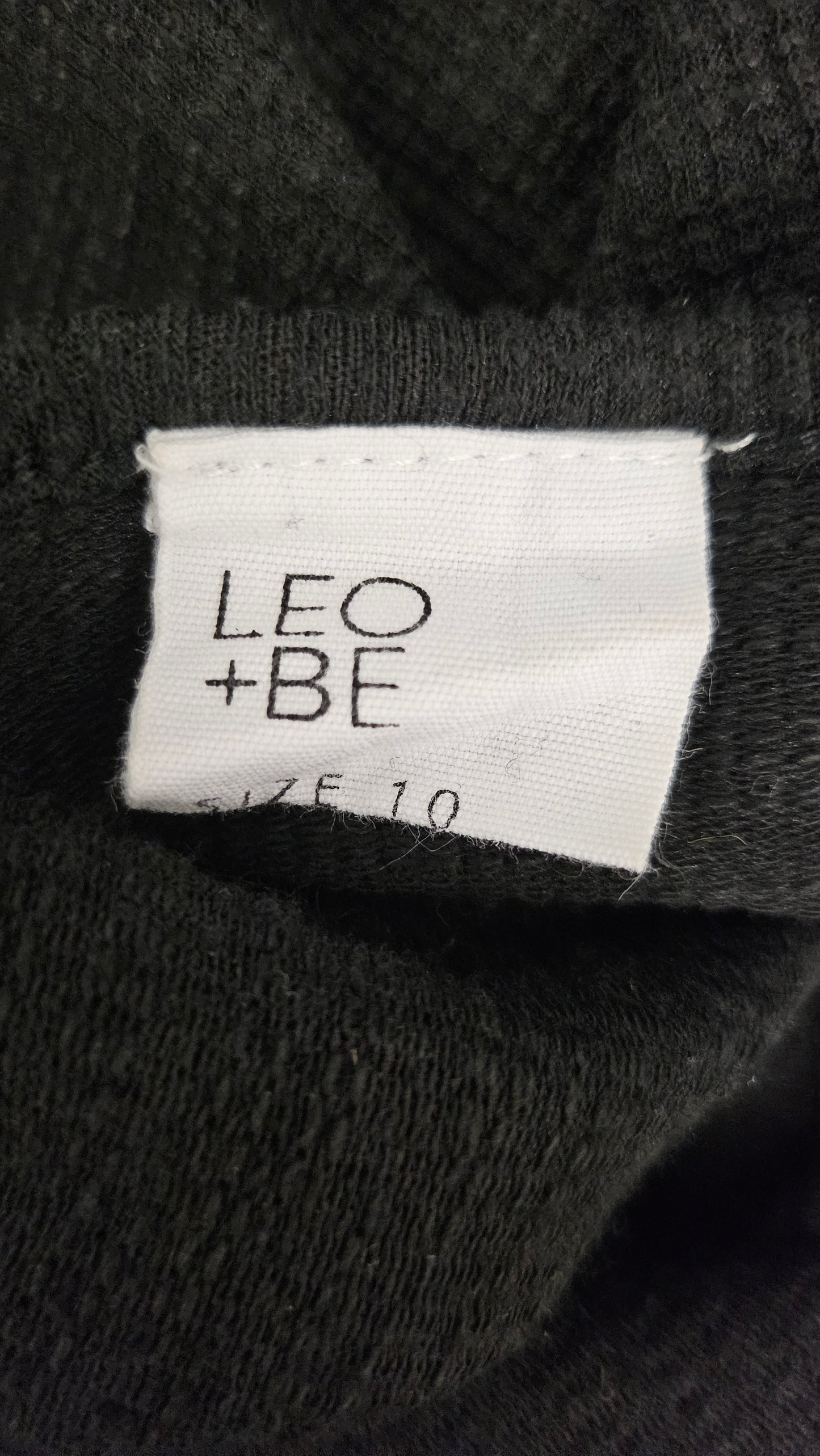 Leo+Be Black Tops (10)