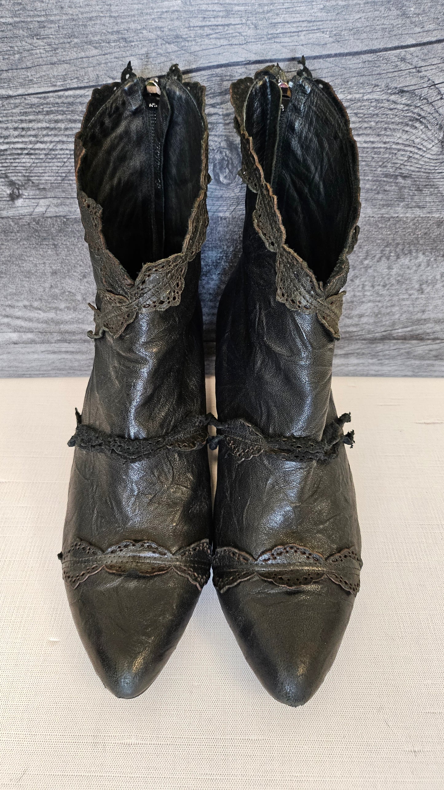 Django & Juliette Black Leather Lace Boot (38)