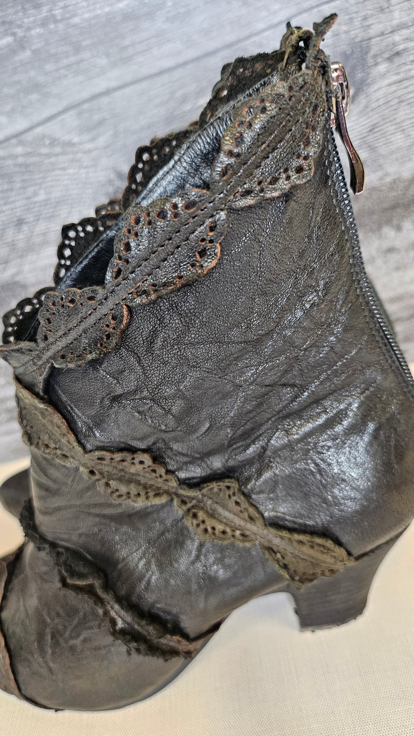 Django & Juliette Black Leather Lace Boot (38)