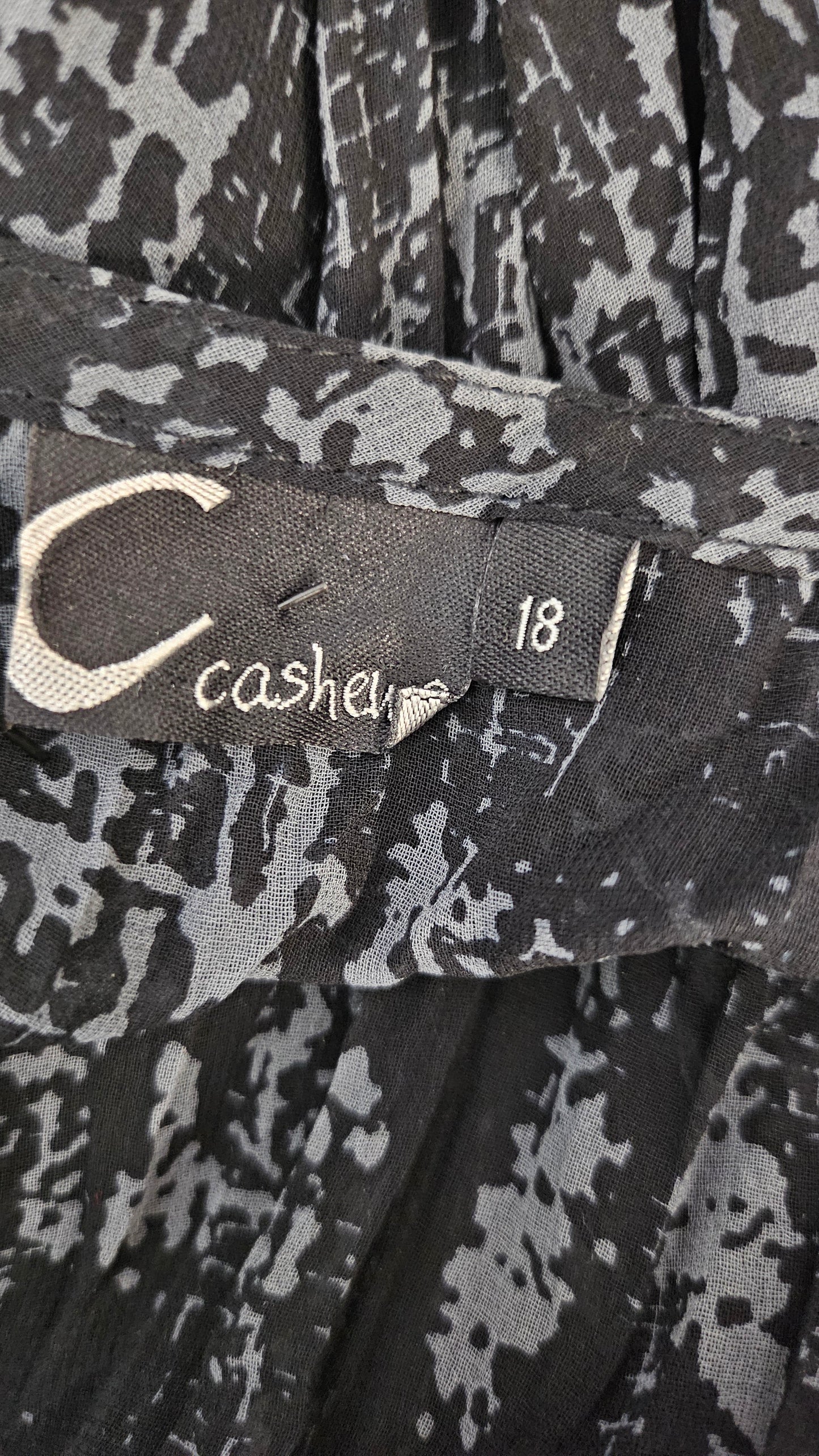 Cashews Black/Grey Top (18)