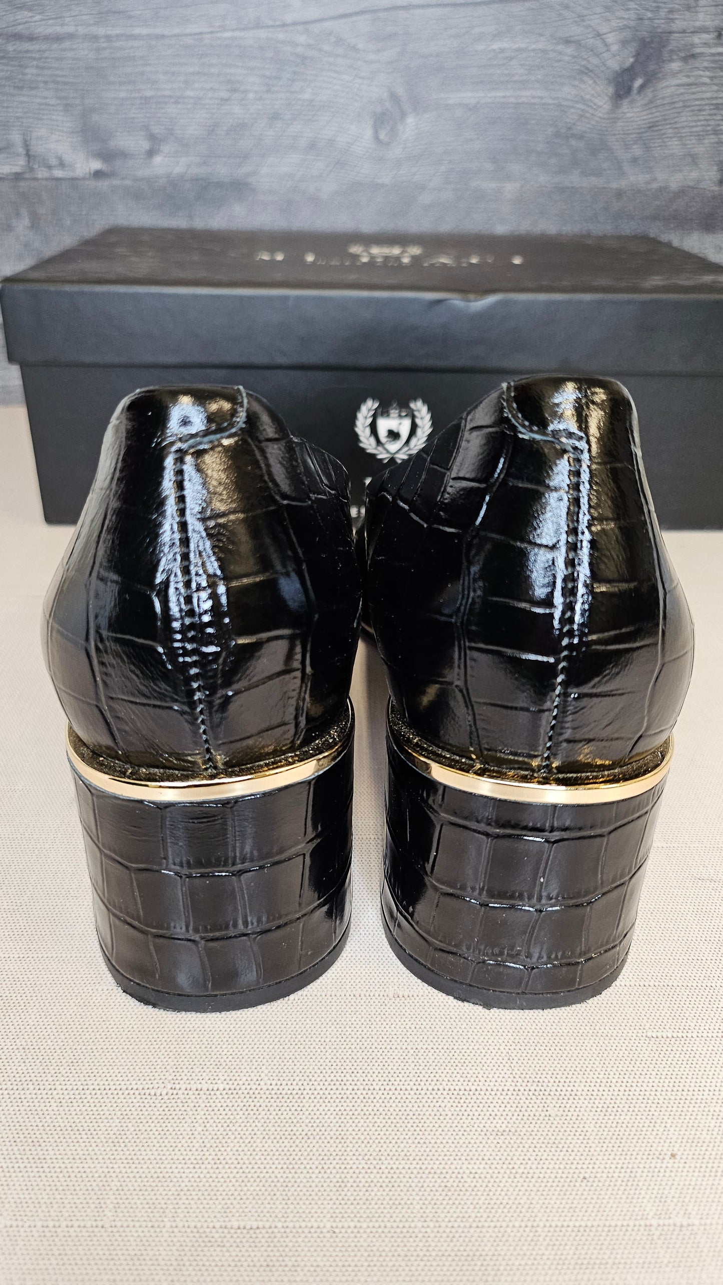 Mi Piaci Black Faux Croc Court Shoe (39)
