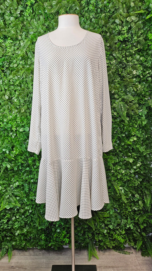 Staple + Cloth B/W Shift Dress (14)