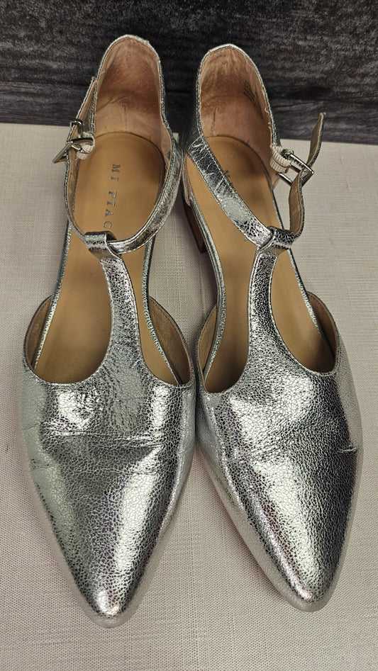 Mi Piaci Silver Metallic Flat Sandal (40)