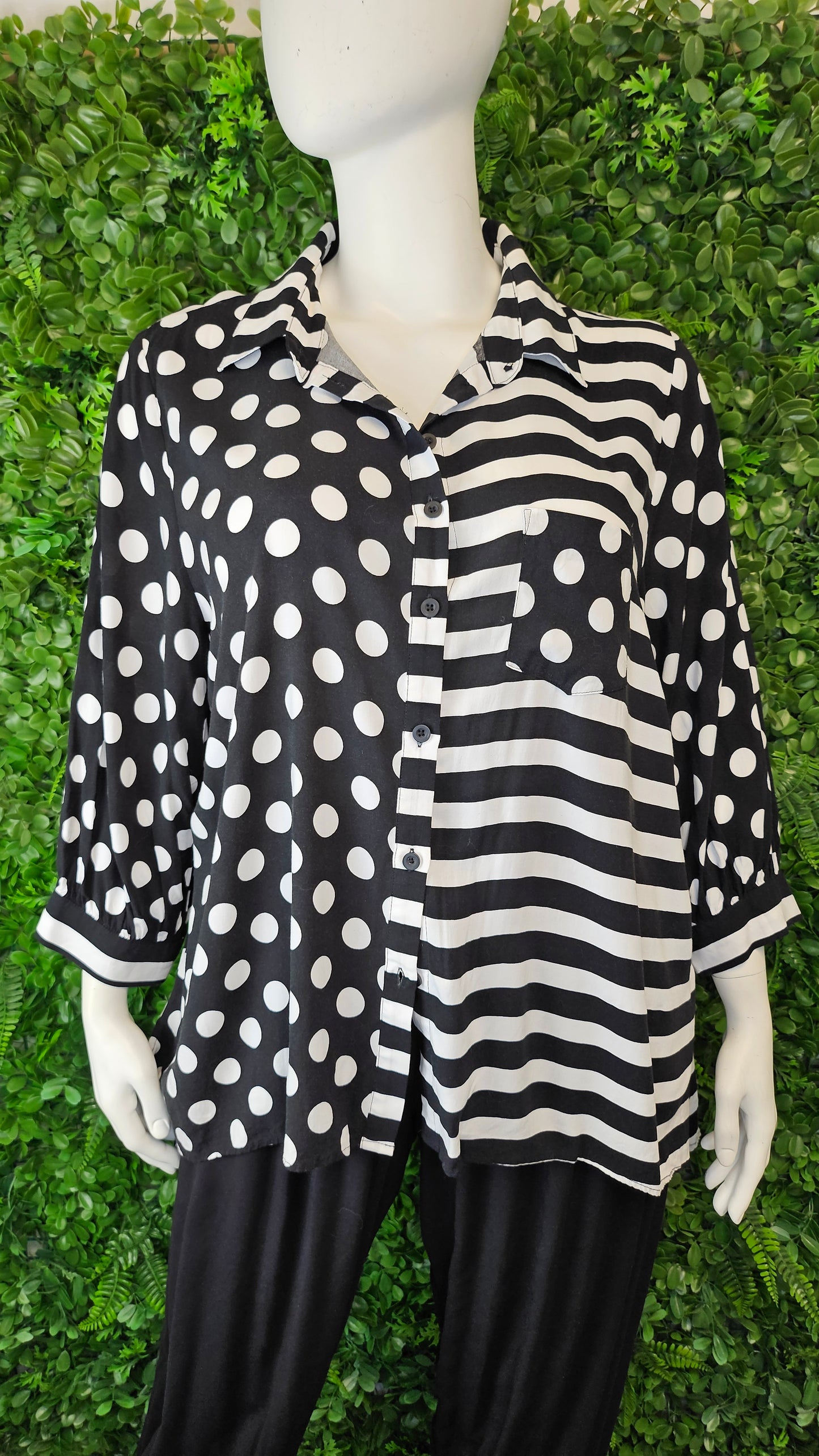 TS B/W Spots & Stripes Shirt (22)