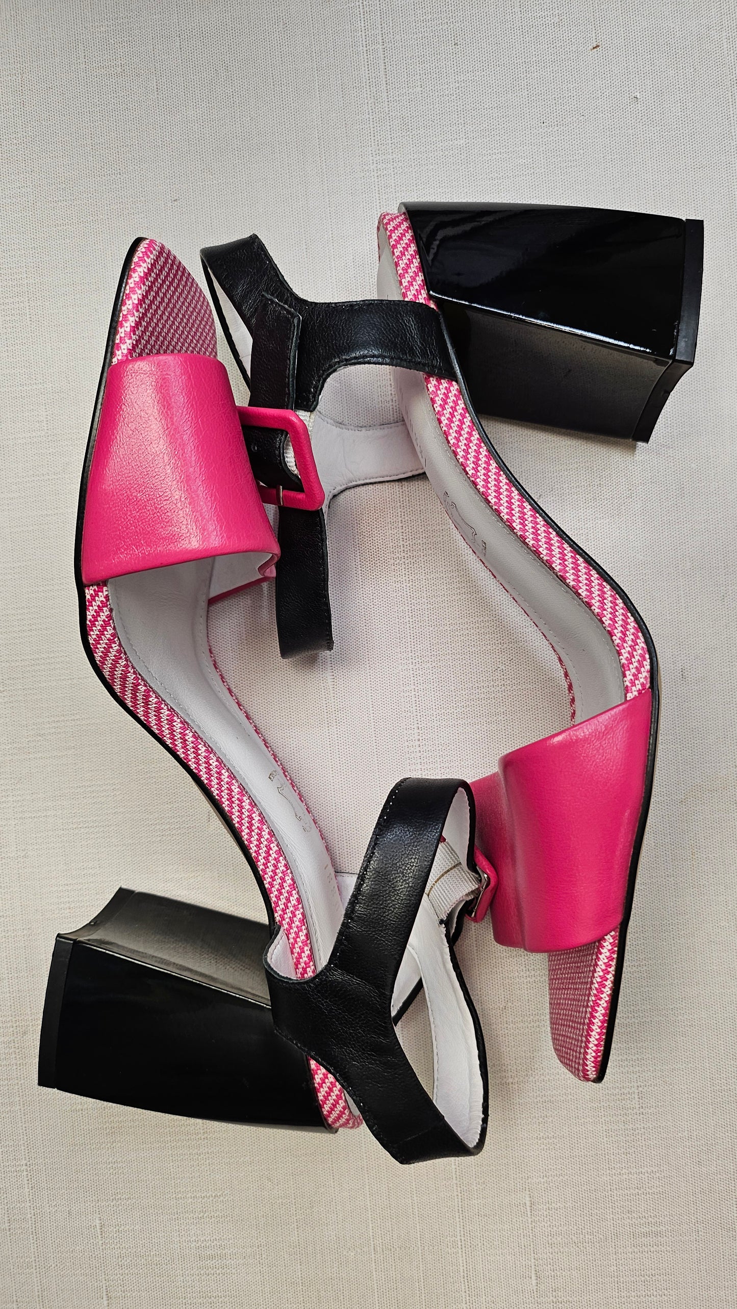 Capelli Rossi Pink/Black Carey Heel NEW (41)