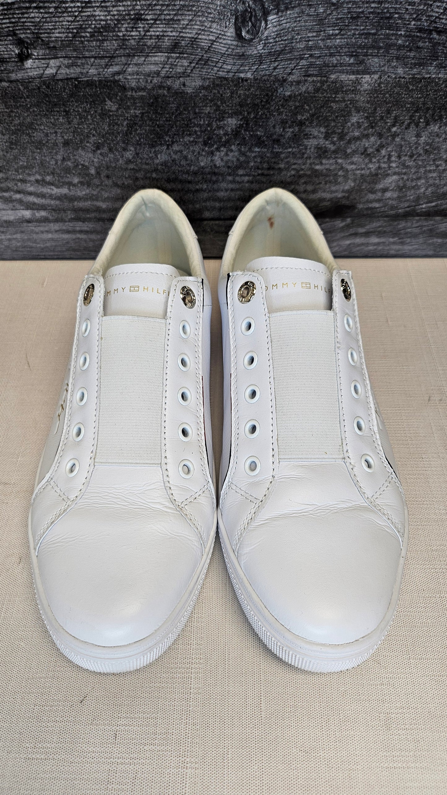 Tommy Hilfiger  White Sneakers (40)