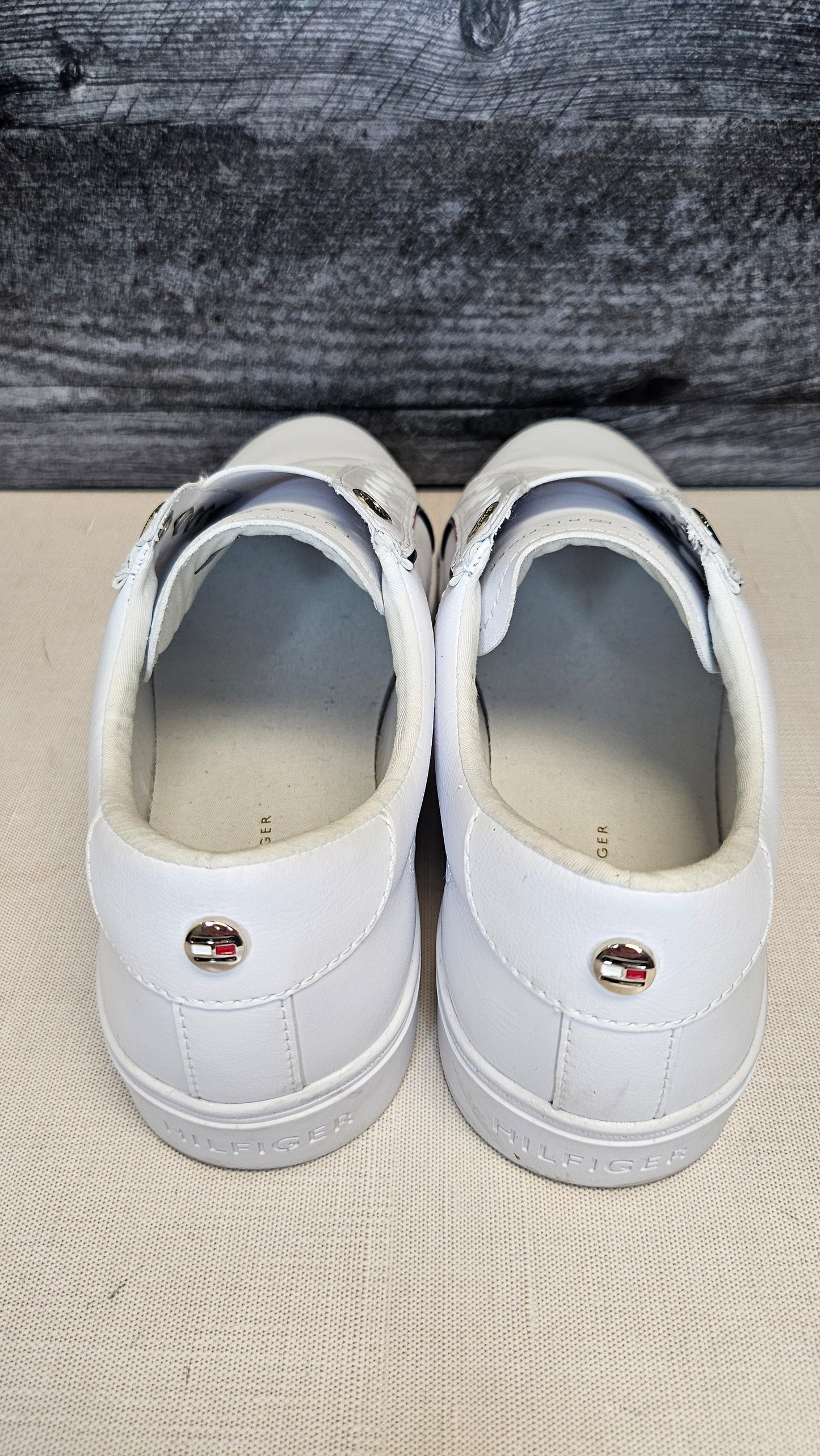 Tommy Hilfiger  White Sneakers (40)