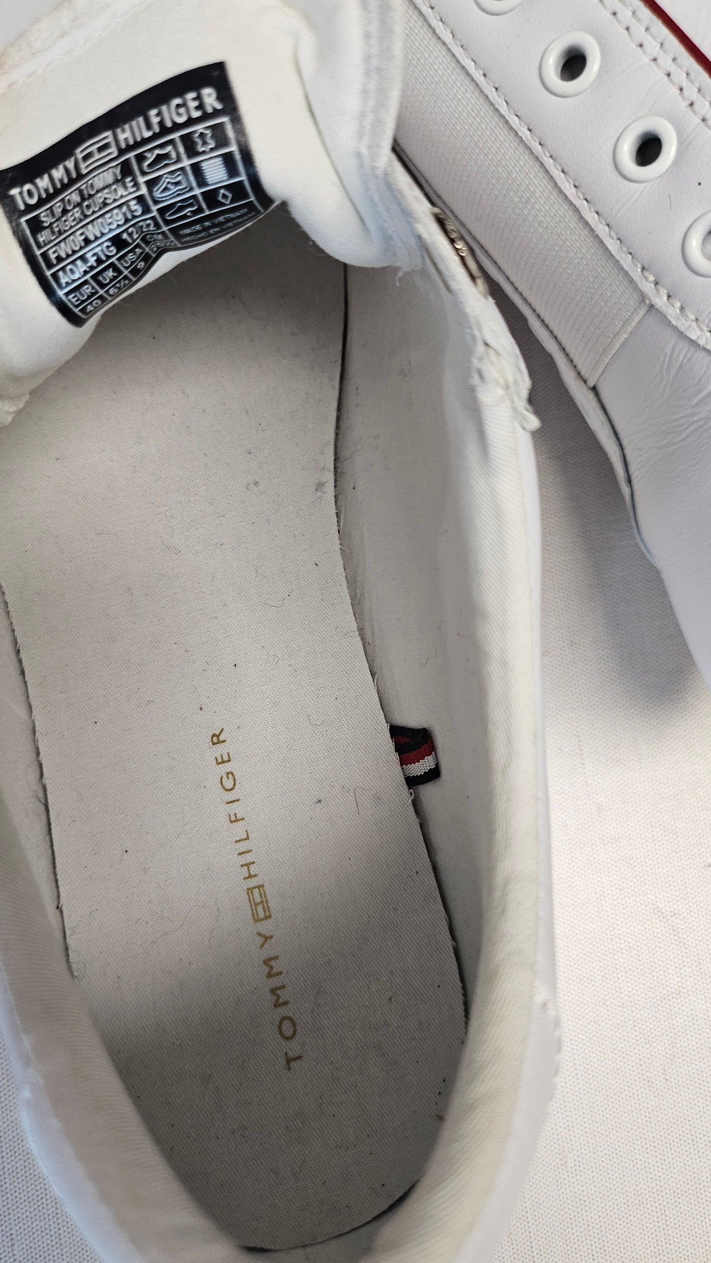 Tommy Hilfiger  White Sneakers (40)