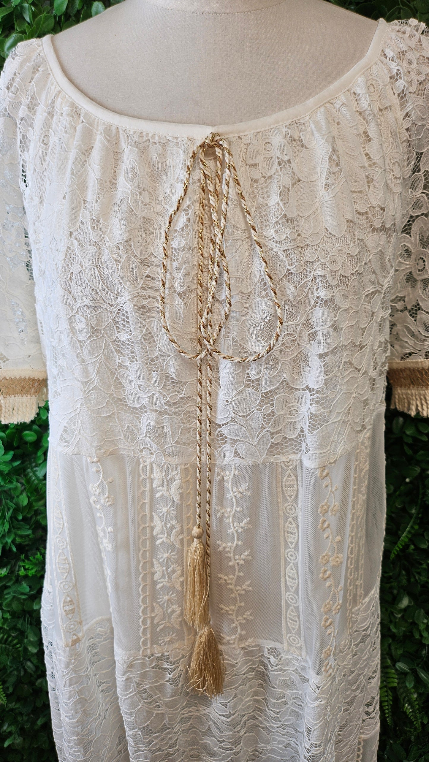 Made In Italy Cream Lace Dress (14)