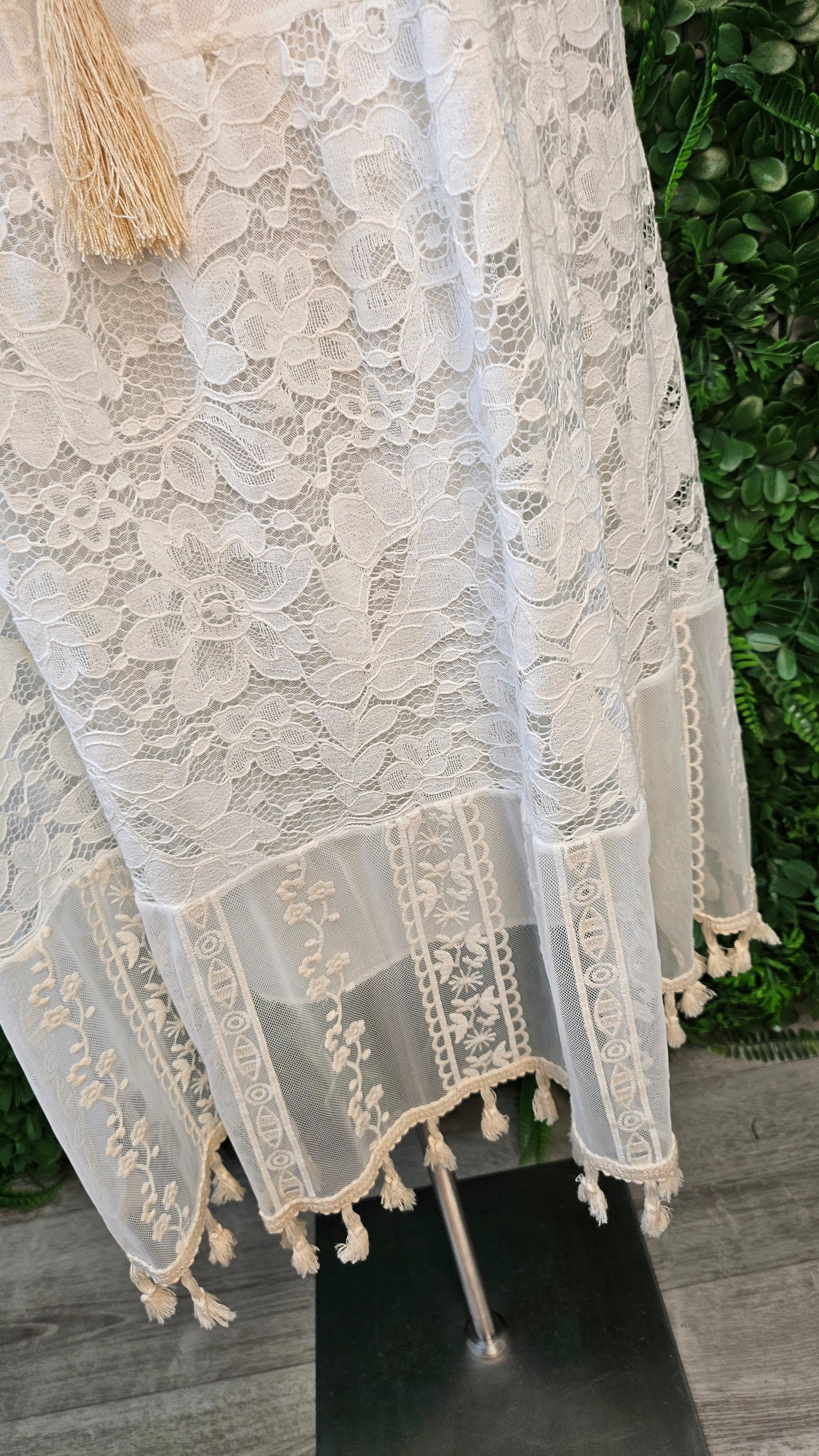 Made In Italy Cream Lace Dress (14)