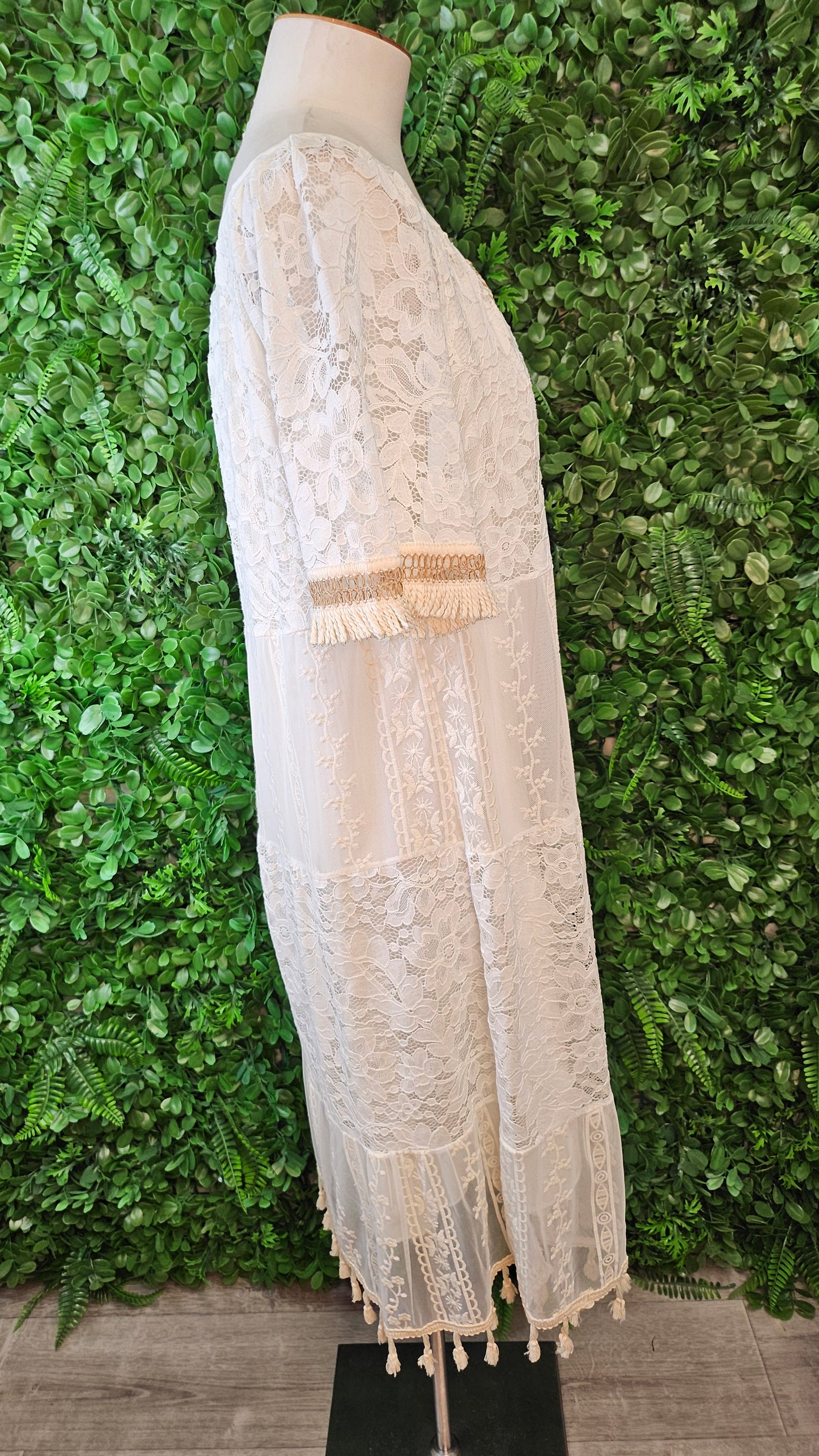 Made In Italy Cream Lace Dress (14)