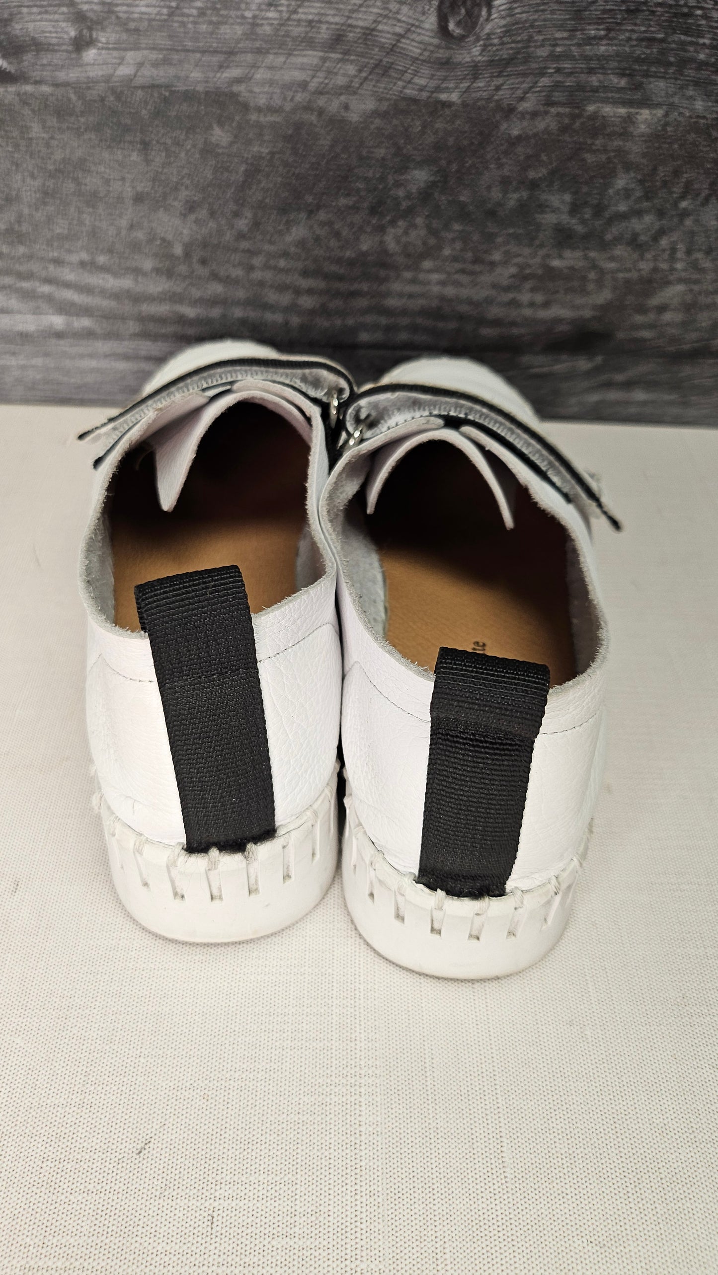 Django & Juliette White Cleat Sole Sneaker (36)