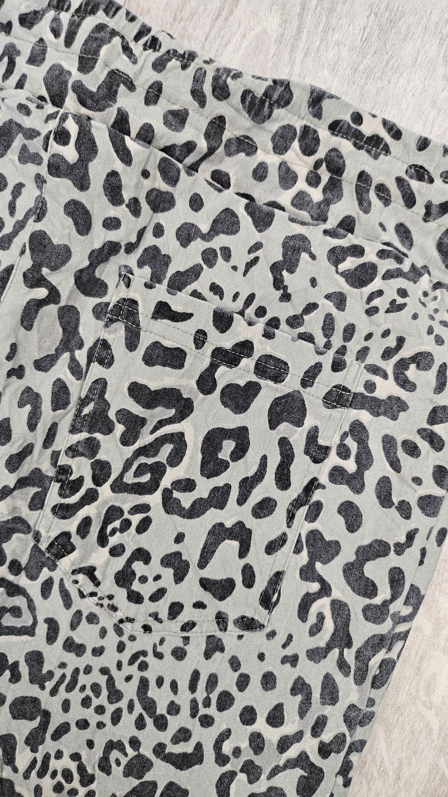 TS Animal Print Crush Jogger Pant (16)