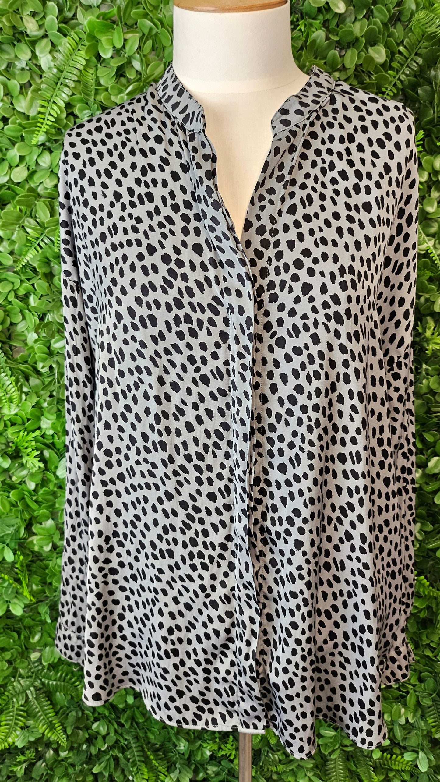 Witchery Animal Print Collarless Top (14)