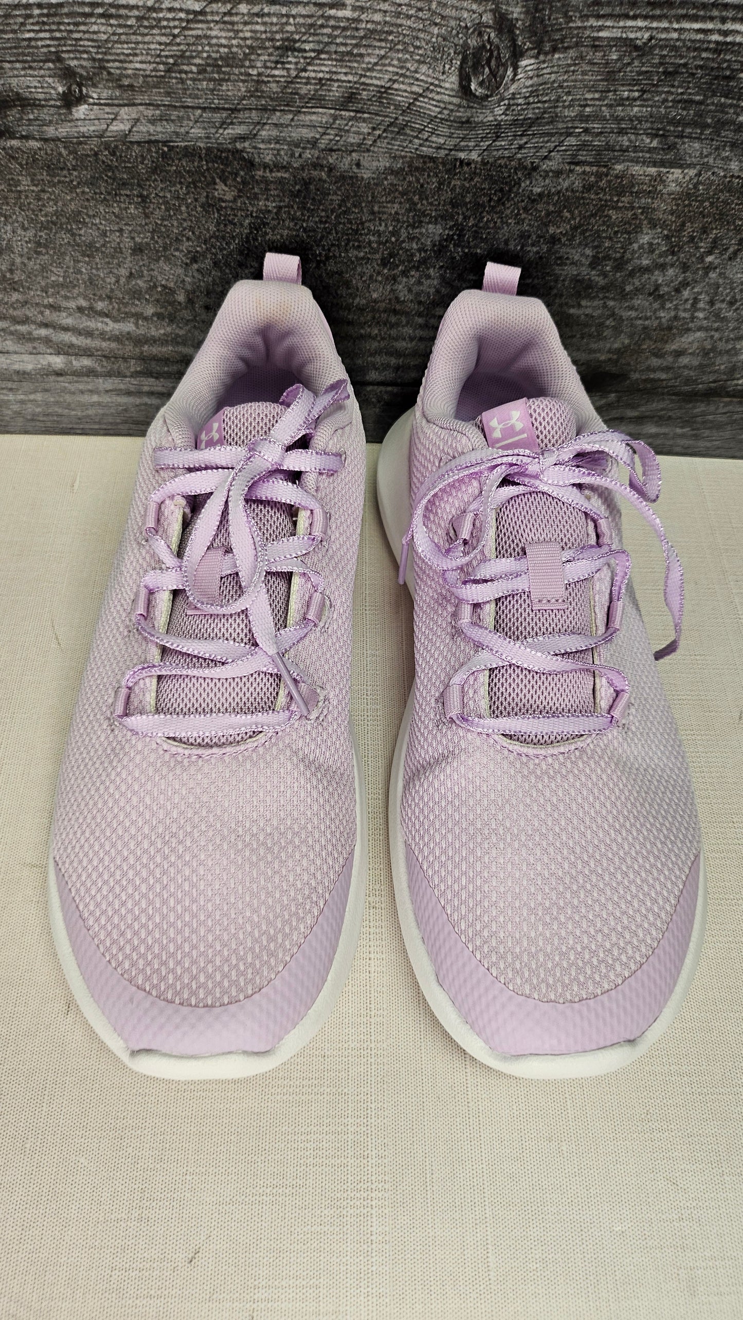 Under Armour Lavender Textured Mesh Sneaker (38.5)