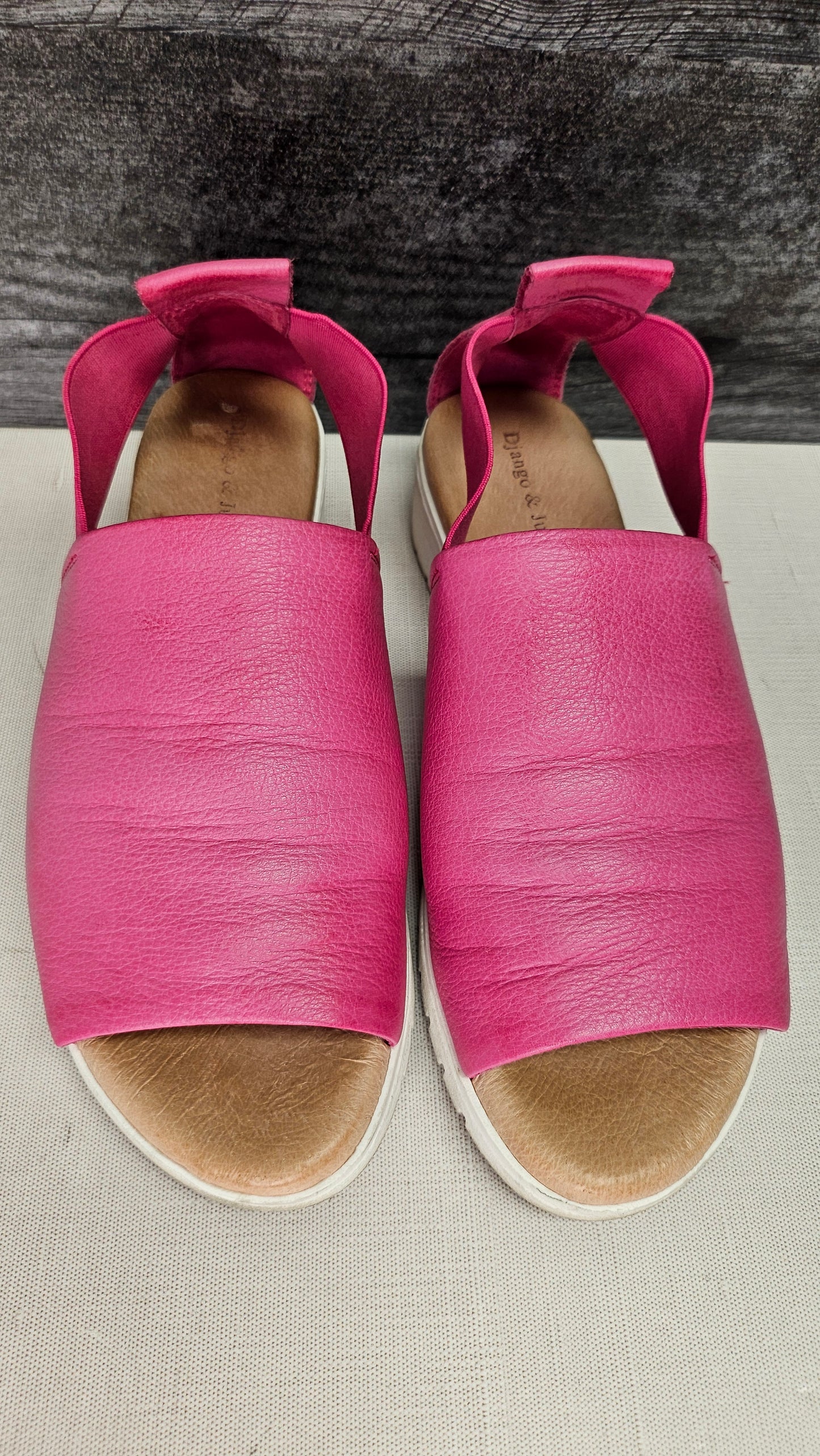 Django & Juliette Pink Leather Sandal (38)