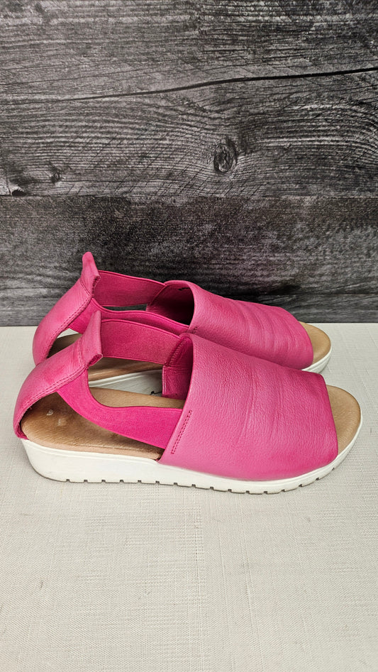 Django & Juliette Pink Leather Sandal (38)