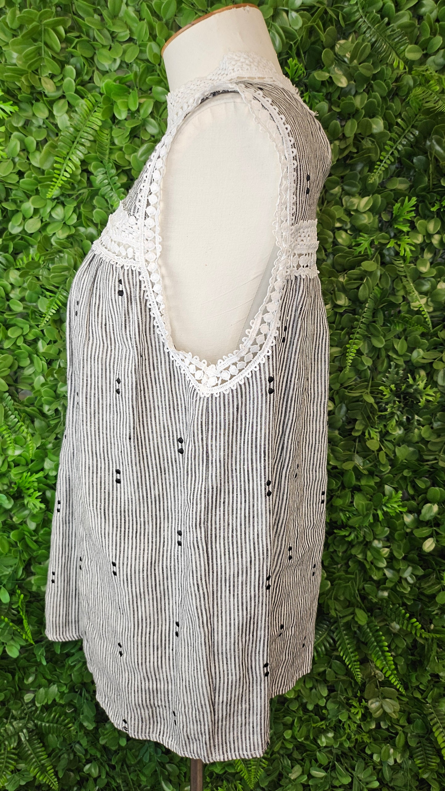 Zoe Kratzmann B/W Linen Braid Top (12)