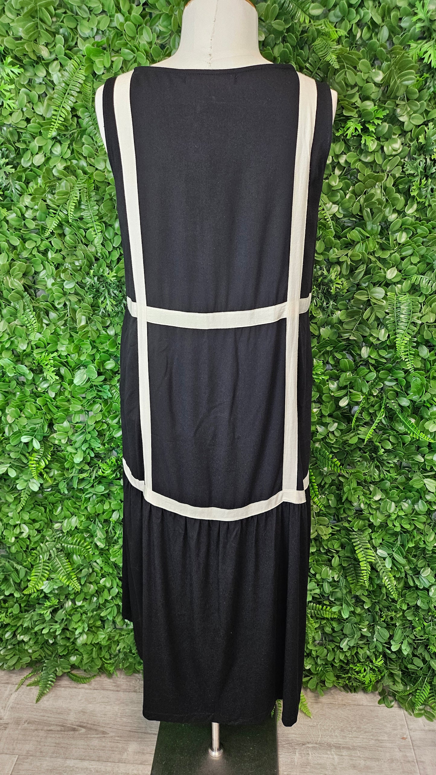 Two by Two Black/White Tori Dress (10-12)