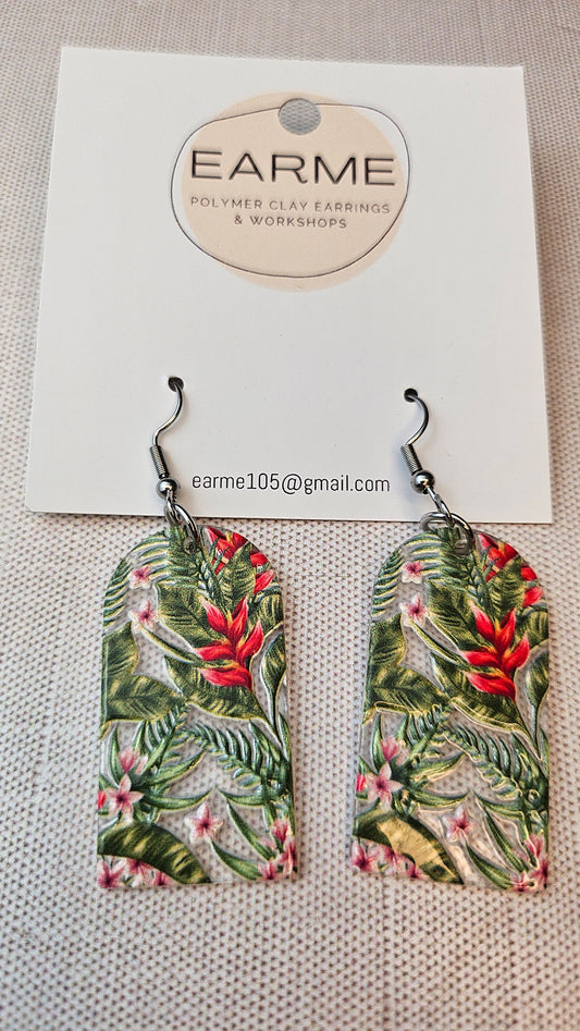 Earme  Floral Resin Earring BNWT