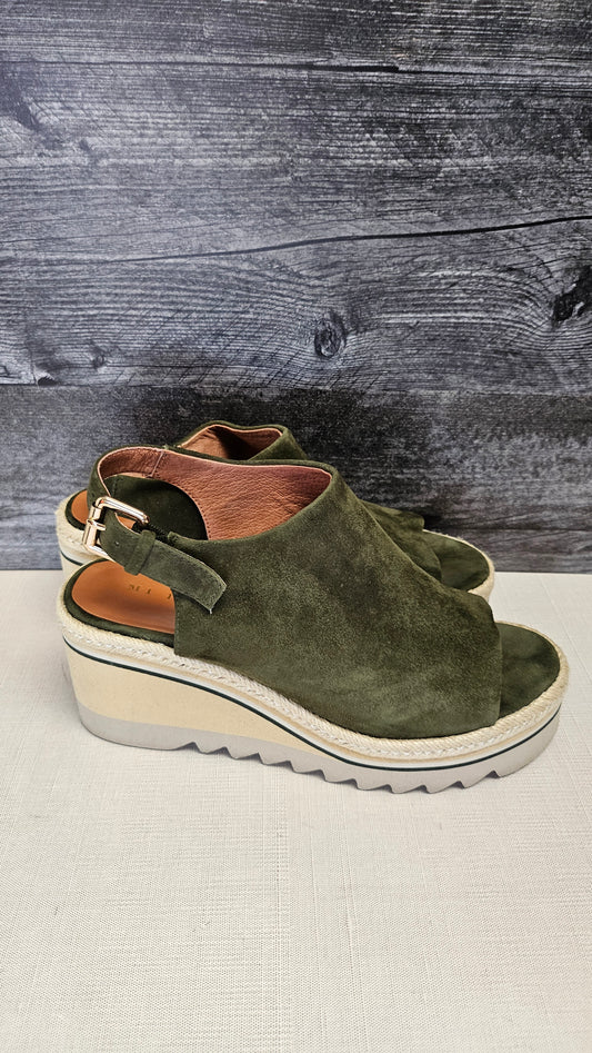 Mi Piaci Olive Suede Wedge (38)