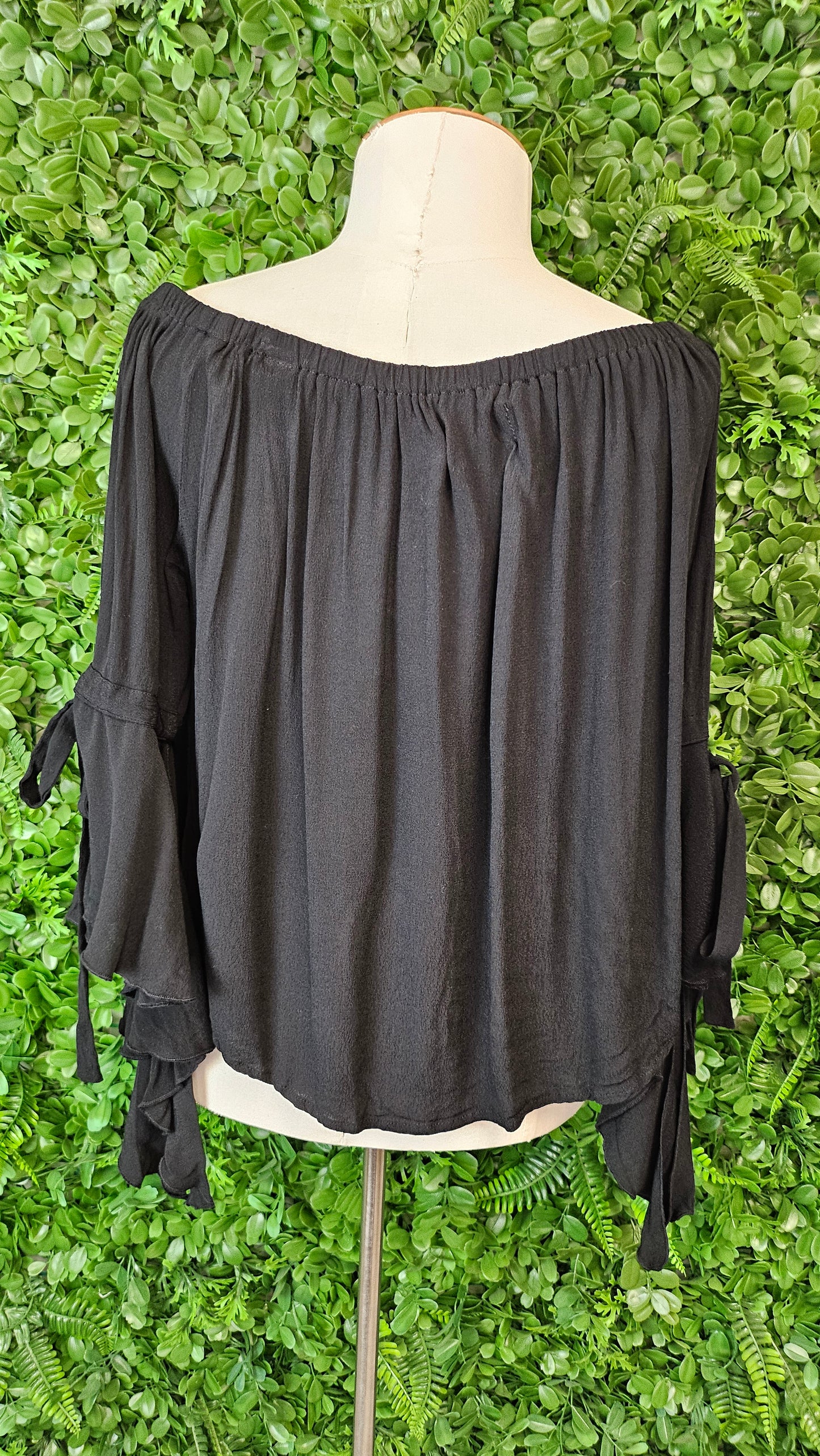 Eb & Ive Black Off Shoulder Top (12-14)