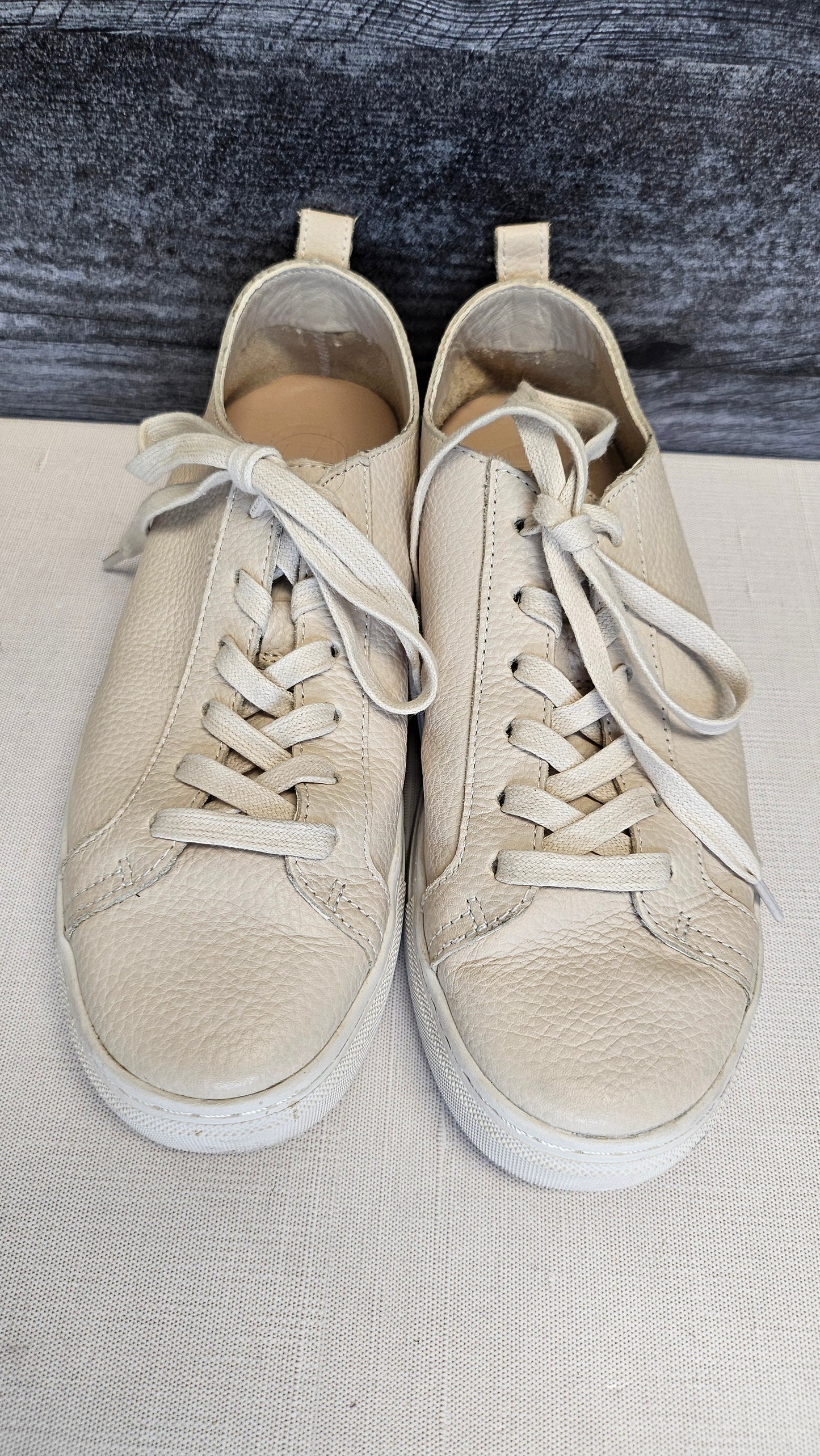 Massimmo Dutti Cream Leather Sneakers (37)