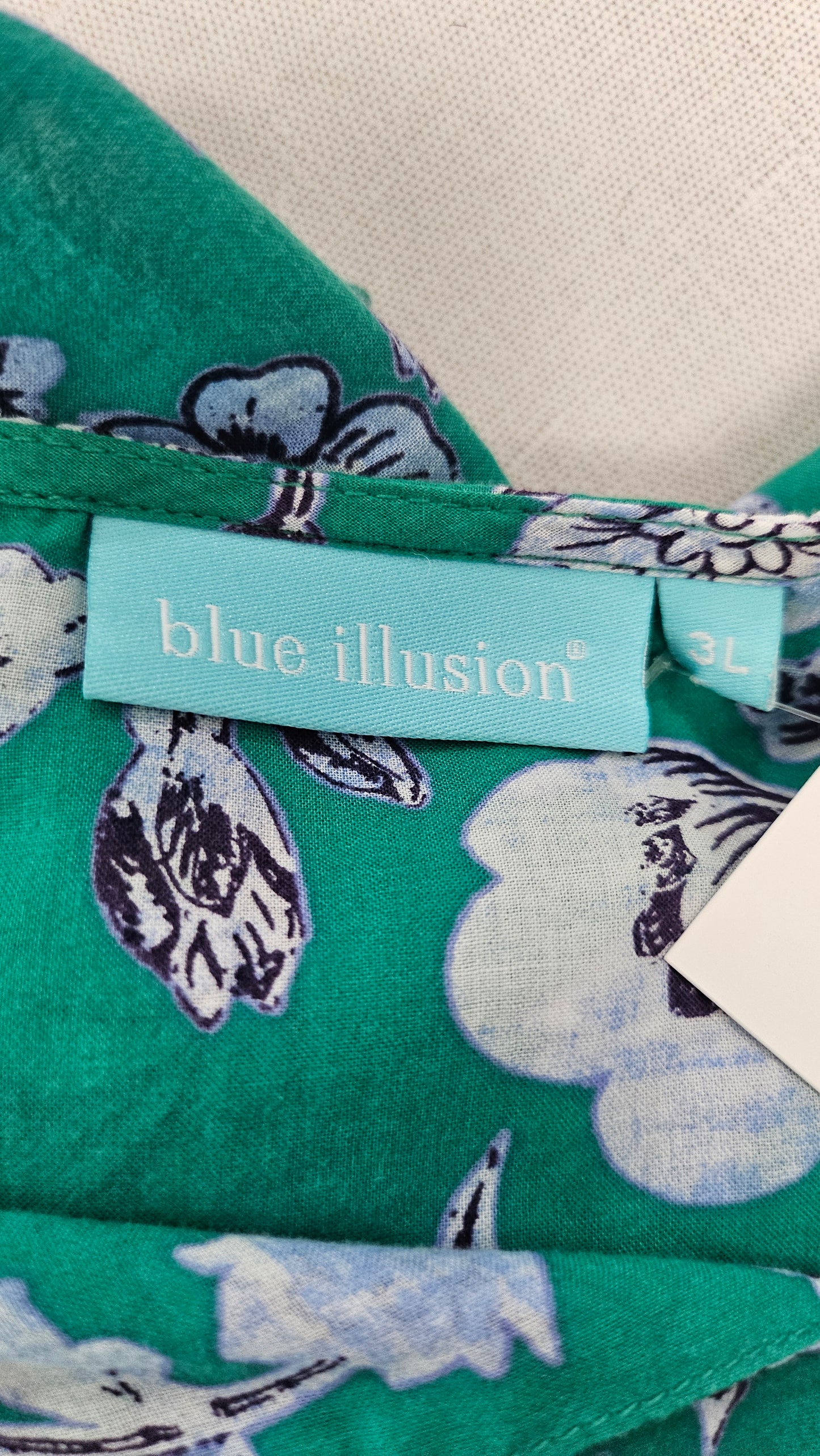 Blue IIlusion Floral Print Blouse (20)